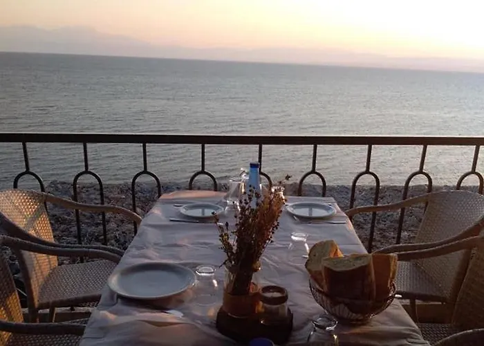 Anna's House 埃帕诺米