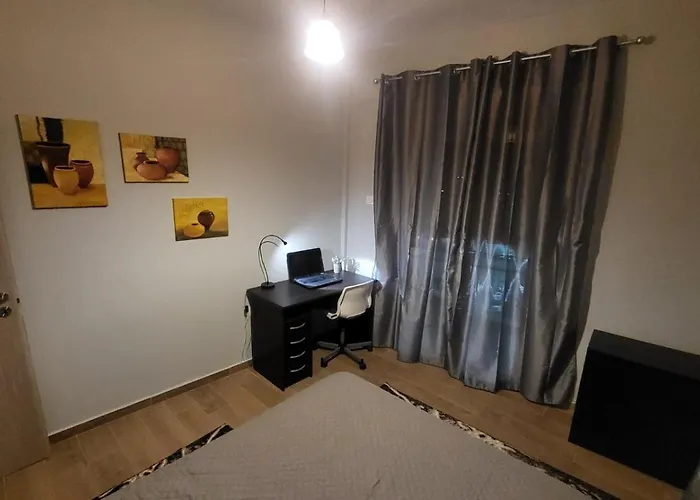 Anna's House 埃帕诺米